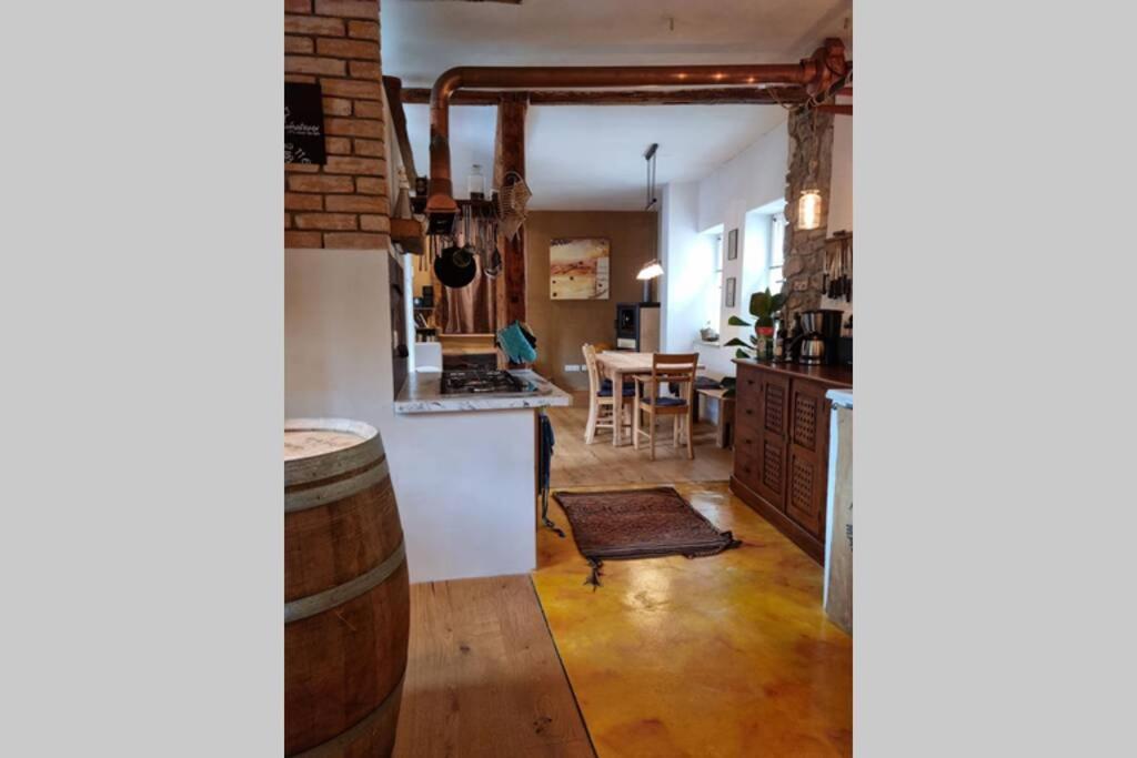 Schöne Ferienwohnung mit Kamin Neustadt an der Weinstraße Exterior foto