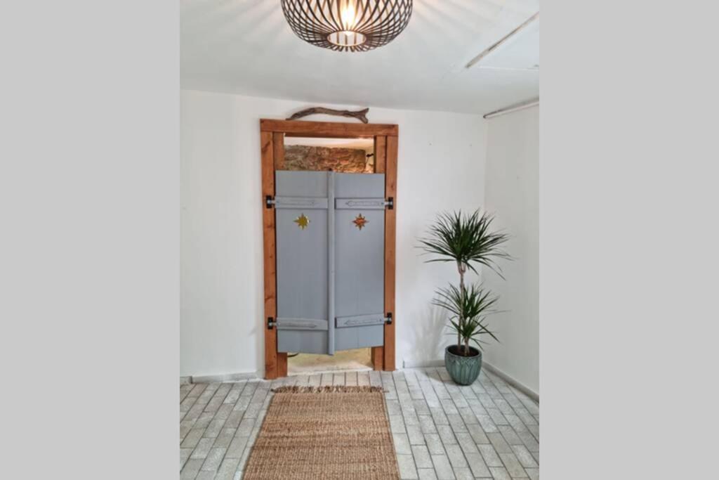Schöne Ferienwohnung mit Kamin Neustadt an der Weinstraße Exterior foto
