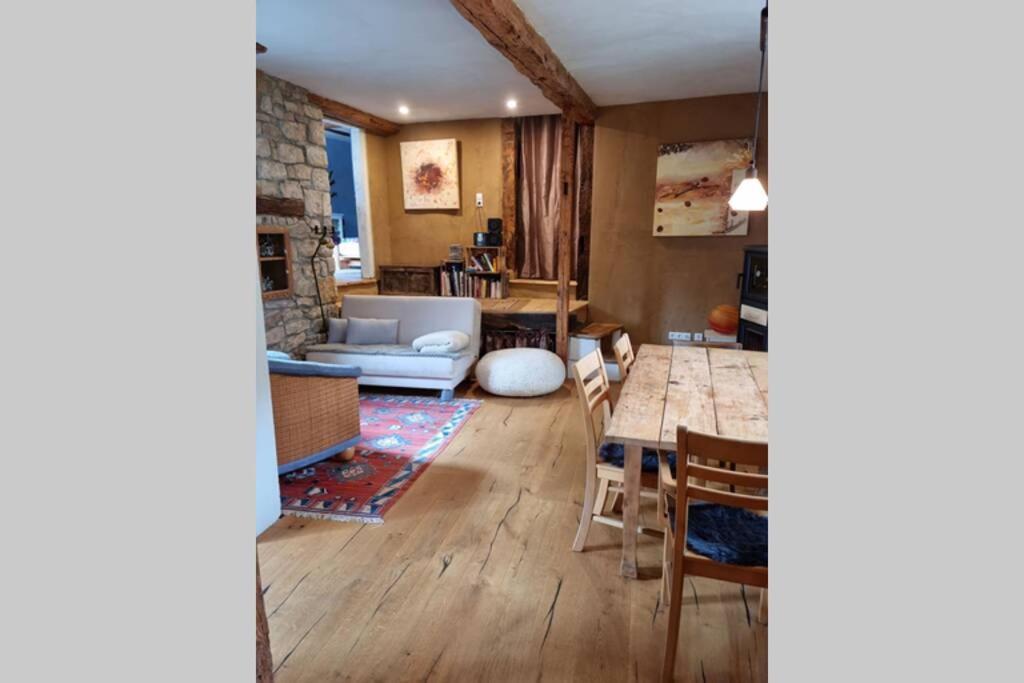 Schöne Ferienwohnung mit Kamin Neustadt an der Weinstraße Exterior foto